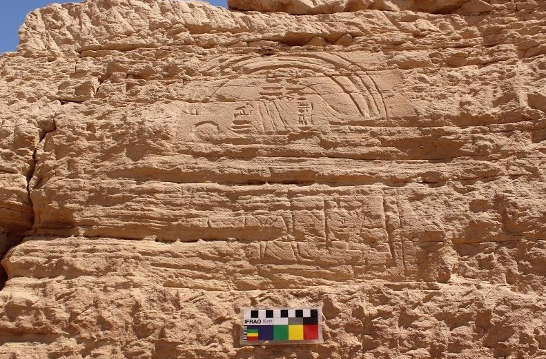 Escultura incomum de mais de 2.300 anos é descoberta no Egito
