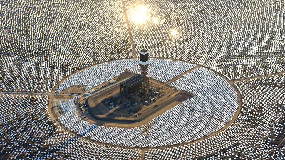 As fotos da maior usina solar do mundo, que começou hoje a gerar eletricidade